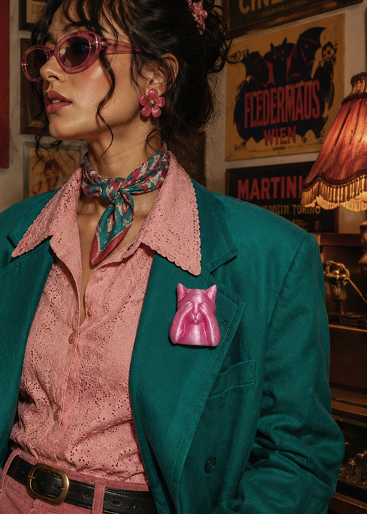 Peek-A-Boo Cat Brooch